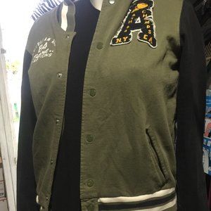 American Rag Sweat Shirt "It snaps" "Time Tested Quality"